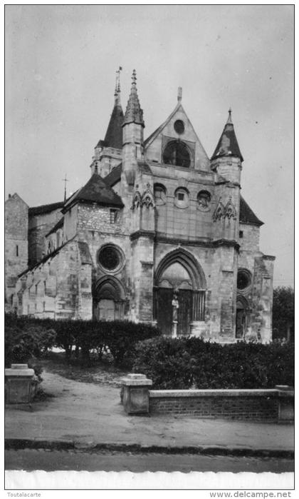 CPSM 95  GONESSE EGLISE SAINT PIERRE SAINT PAUL