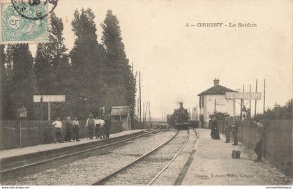 69 - RHÔNE - GRIGNY - le Sablon - gare, arrivée du train - superbe - 10232