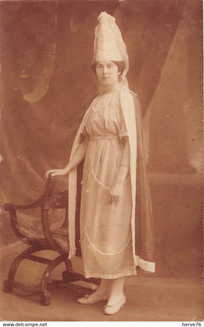 HAUTE NORMANDIE - carte photo - femme - costume  (cliché DECHAMPS, Rouen)