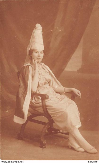 HAUTE NORMANDIE - carte photo - femme - costume  (cliché DECHAMPS, Rouen)