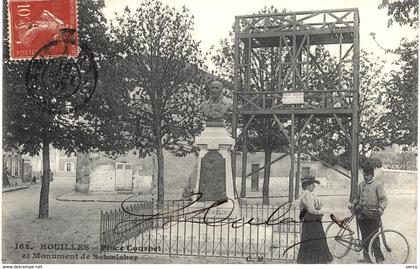 Carte  postale ancienne de HOUILLES - Place Courbet