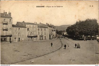 CPA ISSOIRE - Place de la Caserne (106434)