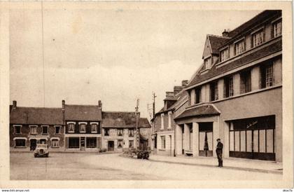 CPA JUVIGNY-sous-ANDAINE - La Place du Bourg (356117)