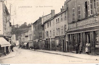 L'ARBRESLE LA RUE CENTRALE