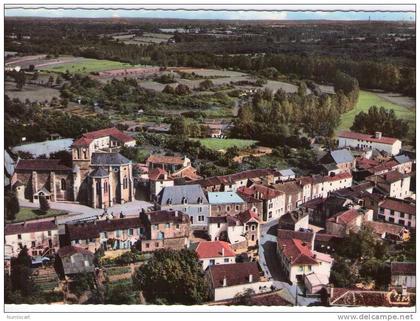 L'Hermenault..belle vue aérienne du village..l'Eglise