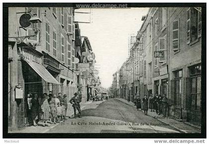 38 - LA CÔTE SAINT ANDRÉ - Rue de la République - BEAU PLAN TRÈS ANIMÉ