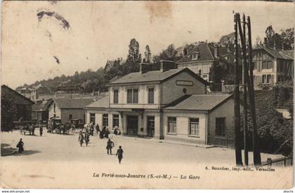 CPA LA FERTÉ-sous-JOUARRE - La Gare (120414)