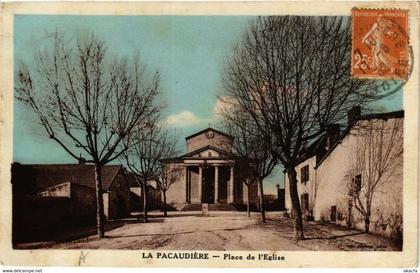 CPA La PACAUDIERE - Place de l'Église (578451)