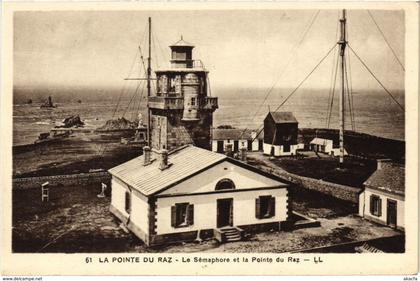 CPA La Pointe du Raz - Le Semaphore et La Pointe du Raz (1033154)