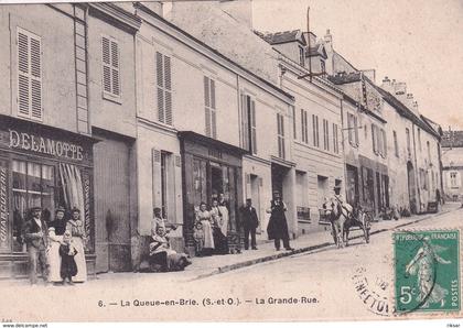 LA QUEUE EN BRIE