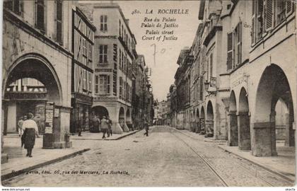 CPA La ROCHELLE-Rue du Palais Palais de Justice (45308)