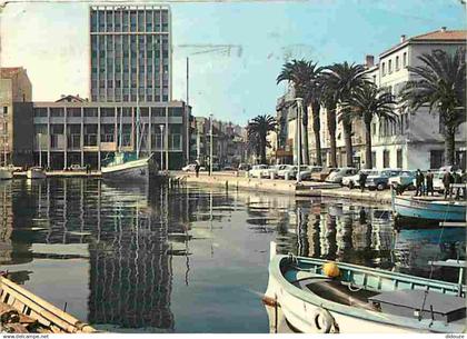 83 - La Seyne sur Mer - Le Port - La Mairie - Bateaux - Automobiles - CPM - Voir Scans Recto-Verso