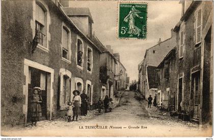 CPA La Trimouille Grande Rue (1276724)