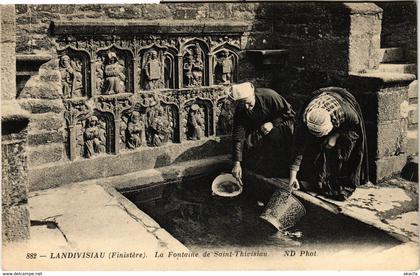 CPA LANDIVISIAU-La Fontaine de St-Thivisiau (188614)