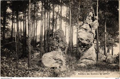 CPA LARDY Rochers des Environs de Lardy (1354455)