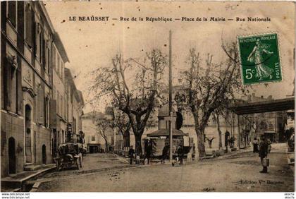 CPA Le BEAUSSET Rue de la Republique - Place de la Mairie - Rue Nation (614233)