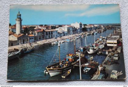 Cpm 1975, le Grau du Roi, vue plongeante sur le port dans le chenal maritime, Gard 30