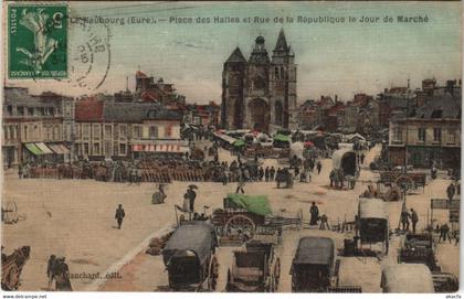 CPA Le NEUBOURG-Place des Halles et Rue de la République le Jour (43336)