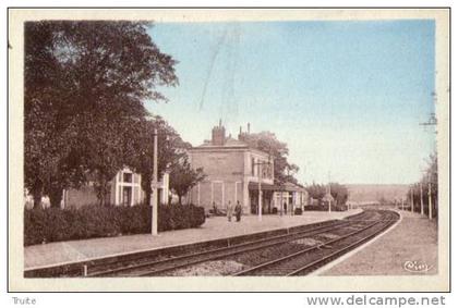 LES CLAYES-SOUS-BOIS LA GARE