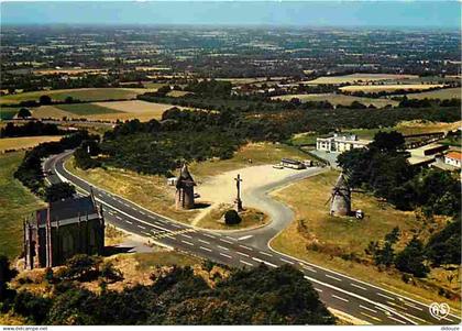 85 - Les Herbiers - Les Mont des Alouettes aux environs des Herbiers - Moulins - CPM - Voir Scans Recto-Verso