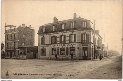 CPA Les Mureaux Place de la Gare Rue d'Equevilly (1423204)