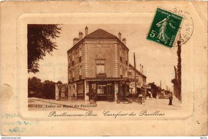 CPA LES PAVILLONS-sous-BOIS Carrefour des Pavillons (1353839)