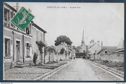 LESIGNY - Grande Rue