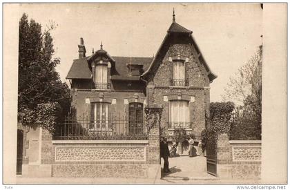 LEVALLOIS-PERRET CARTE PHOTO VILLA?