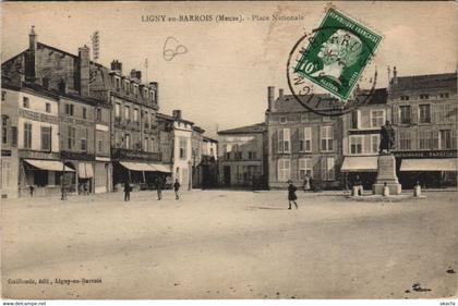 CPA LIGNY-en-BARROIS Place Nationale (125875)