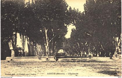 Carte postale ancienne de LODEVE - Esplanade