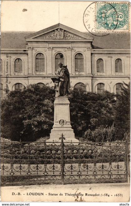 CPA Loudun - Statue de Théophraste Renaudot (111779)