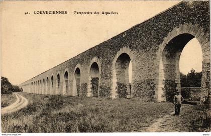 CPA LOUVECIENNES Perspective des Aqueducs (1412229)