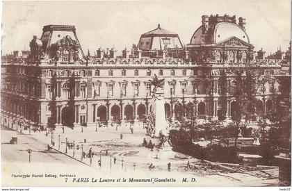 Paris - Le Louvre et le Monument Gambetta