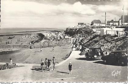 CPSM Luc-sur-Mer La Plage