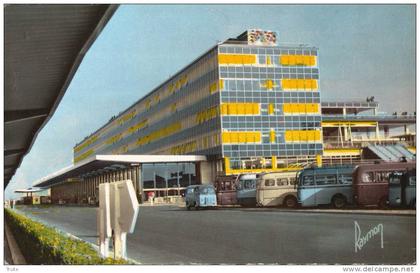 LE NOUVEL AEROPORT DE PARIS AUTOBUS TUBE