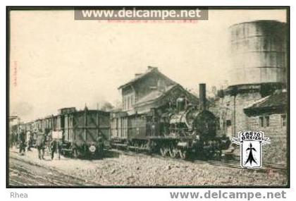 62 Lumbres - 2 - Arrivée et Départ des Trains, Gare LUMBRES - cpa