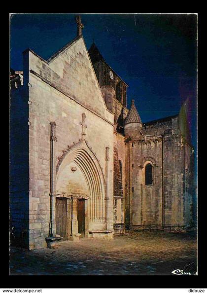 86 - Lusignan - Eglise romane - Vue de Nuit - CPM - Voir Scans Recto-Verso