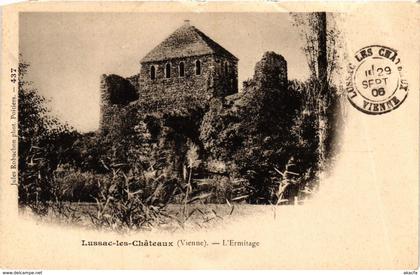 CPA VIENNE LUSSAC-les-Chateaux L'Ermitage (982899)