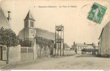 MAGNY LES HAMEAUX la place et l'église