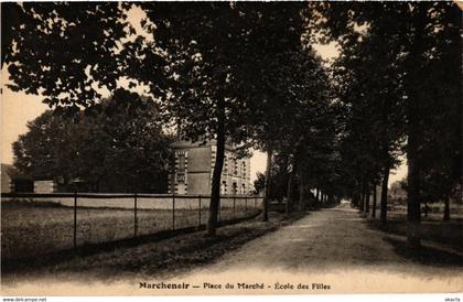 CPA Marchenoir - Place du Marche - École des Filles (741007)