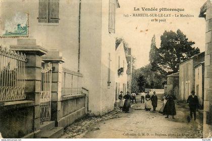 mareuil sur lay dissais * Le Marchiou et le pont * quartier village