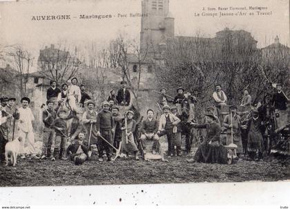 MARINGUES PARC BAILLIARD LE GROUPE JEANNE D'ARC AU TRAVAIL