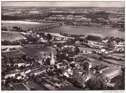 Mauves-sur-Loire..belle vue aérienne du village