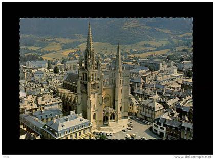 48 Mende - La Cathédrale - vue aerienne eglise