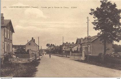 CPA Laroche-Migennes Entrée par la Route de Cheny