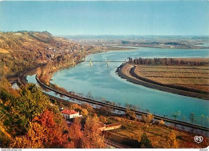 82 - Moissac - Environs de Moissac - Prise du Point de Vue de Boudou  vue Panoramique sur le plan d'eau  la route  la vo