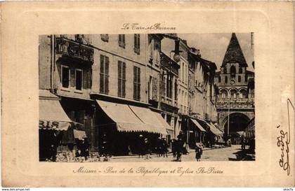 CPA MOISSAC Rue de la République Église St-Pierre (868984)