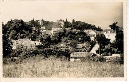 17 - MONTENDRE. Vue prise du Calvaire.