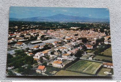 Cpm, Monteux, vue générale aérienne, au fond le mont Ventoux, Vaucluse 84