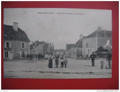 CPA    Haute Marne  -  Montigny-le-Roi    " Place de la gendarmerie (coté Est)   " voyagé